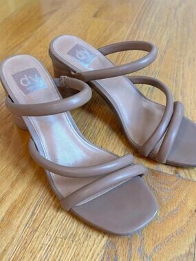 DV Dolce Vita Priana Tan Puffy Strappy Block Heel Sandals Summer Heels Size 8